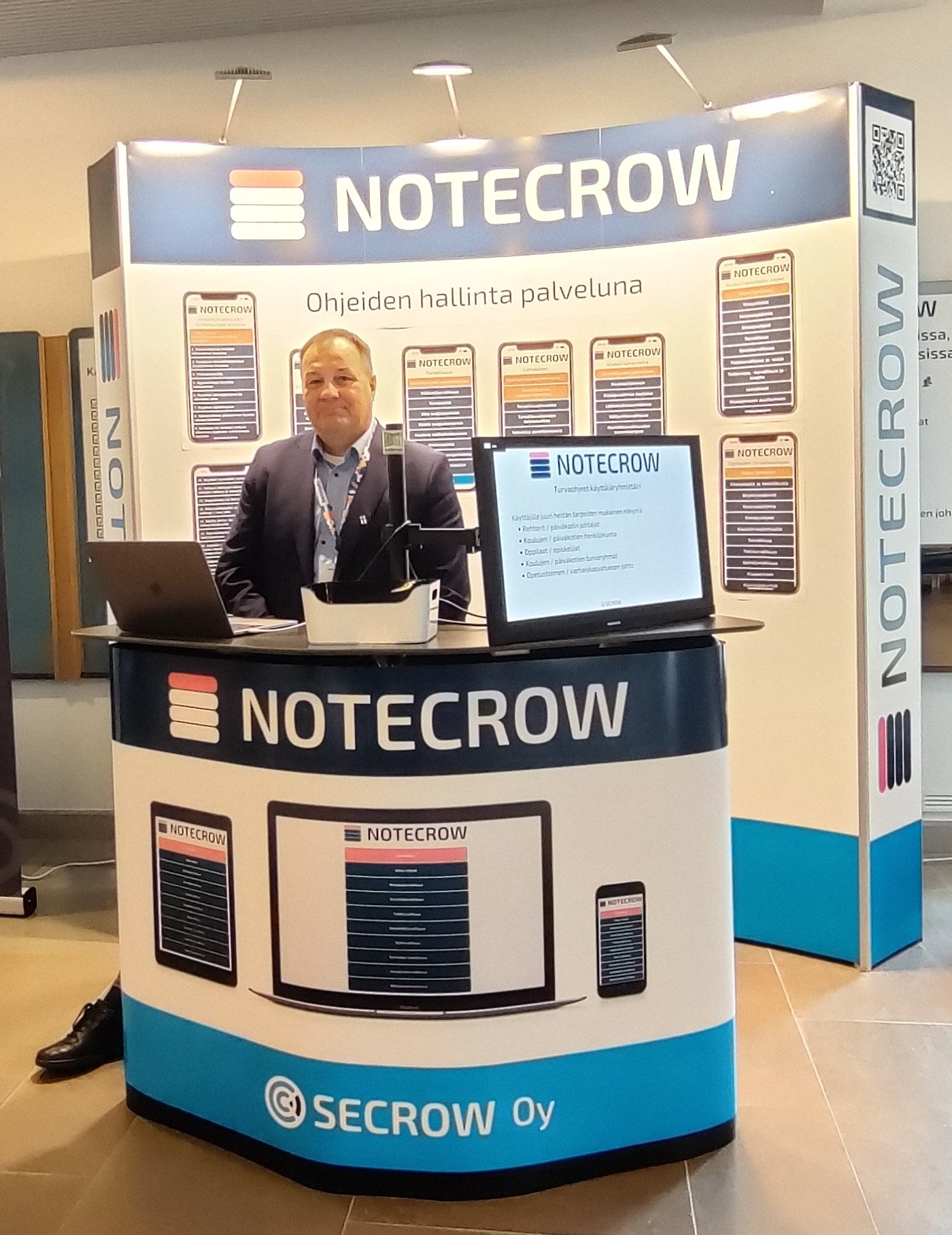 Notecrow.