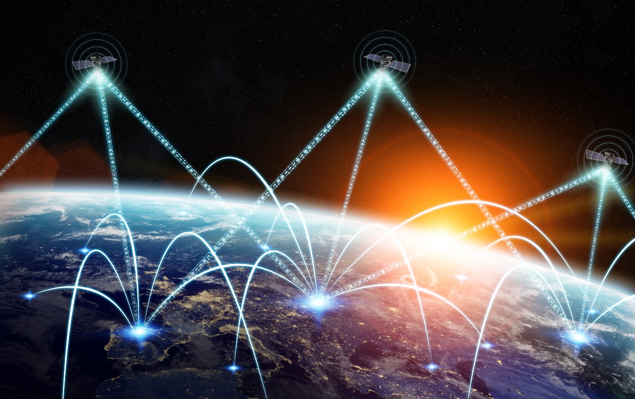 Satelliitteja maata kiertävällä radalla