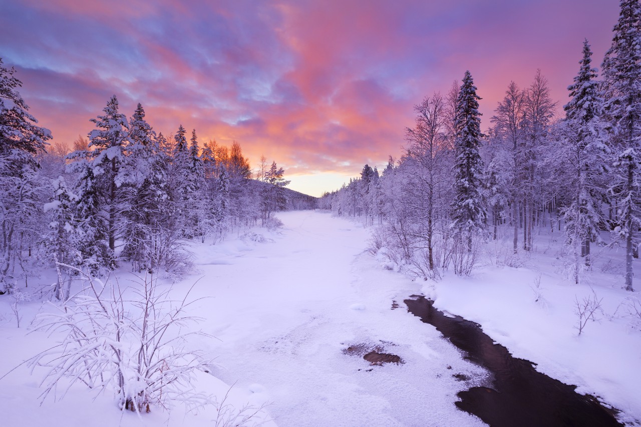 Lapin erämaata auringonlaskussa